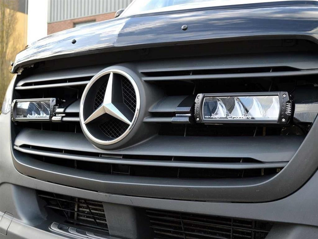 Lazer Lamps Kühlergrill-Kit MERCEDES SPRINTER (907 2018+) Triple-R 750 Gen2 Beacon Leuchtenart Beacon