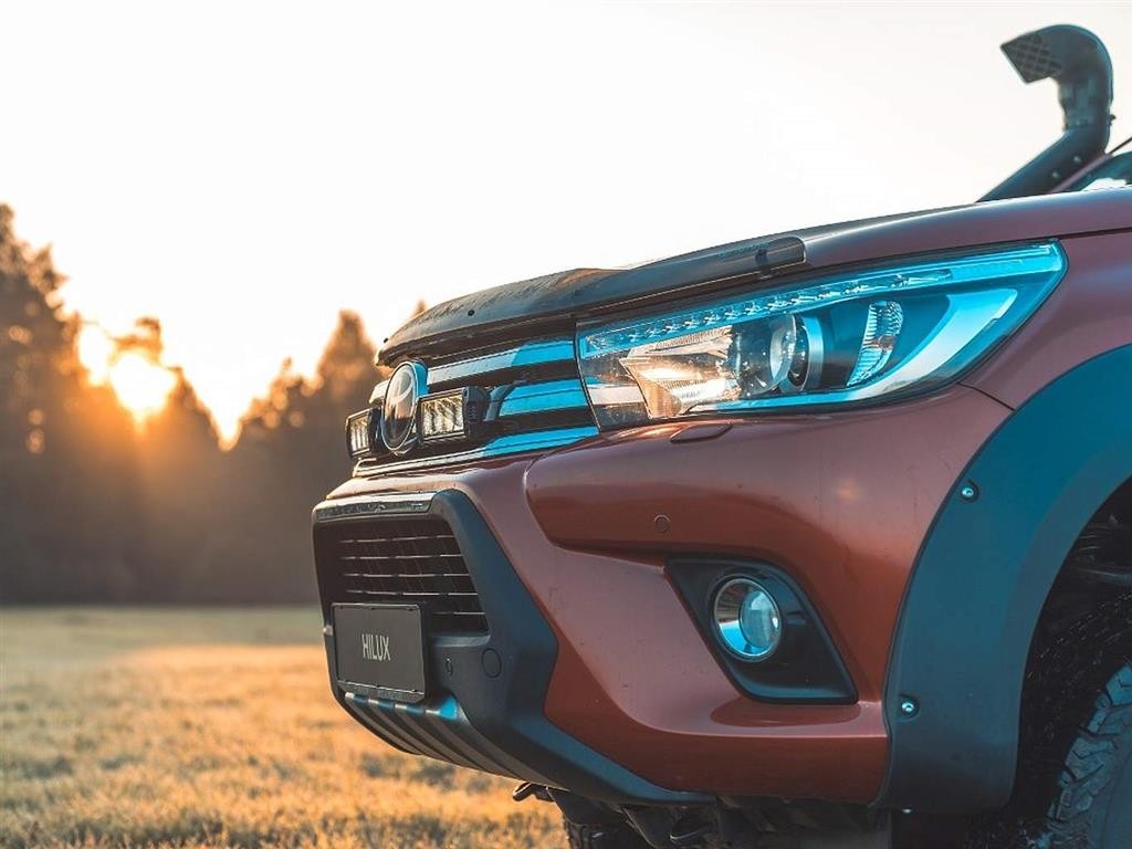 Lazer Lamps Kühlergrill-Kit TOYOTA Hilux (2017-2020) Triple-R 750 Gen2 TripleR 750 G2 ELITE Leuchtenart TripleR 750 G2 ELITE