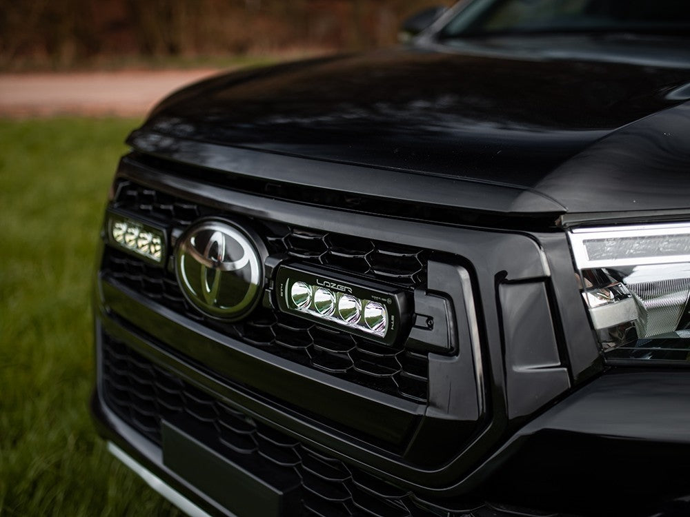 Lazer Lamps Kühlergrill-Kit TOYOTA Hilux INVINCIBLE X (2018+) ST4