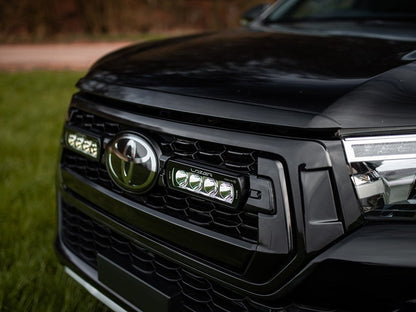 Lazer Lamps Kühlergrill-Kit TOYOTA Hilux INVINCIBLE X (2018+) ST4
