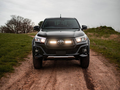 Lazer Lamps Kühlergrill-Kit TOYOTA Hilux INVINCIBLE X (2018+) ST4