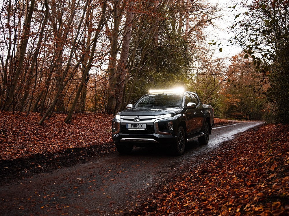 Lazer Lamps Dachanbau Kit ohne Reling MITSUBISHI L200 Linear 42