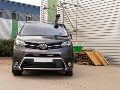 Lazer Lamps Halterungskit Toyota ProAce 2016+ für LNR6/18