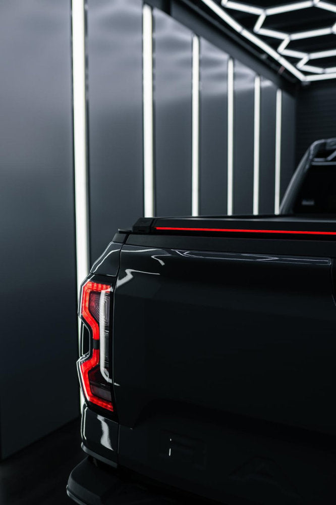 Pickuprollo Tessera Roll+ für GMC Canyon, CrewCab, Short Box, ab 2023 – Laderaumabdeckung aus Aluminium, Schwarz Matt