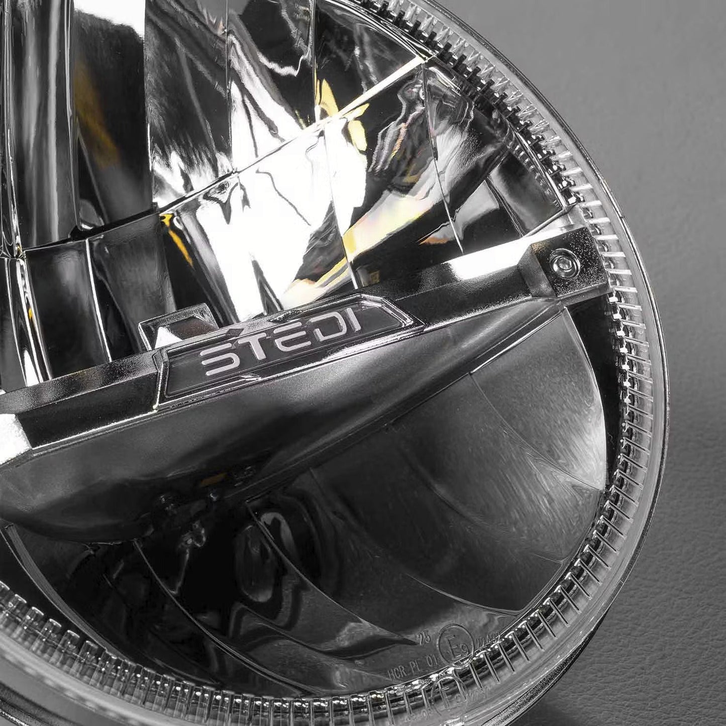 STEDI 7Inch Homage LED Headlight – Chrome (3000K)