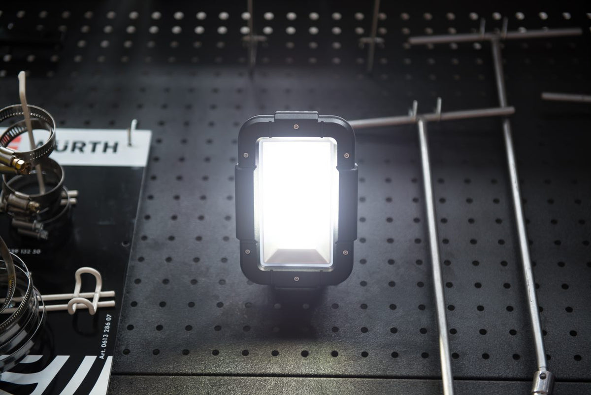 STEDI T1500 LED Arbeits – & Camping Lampe