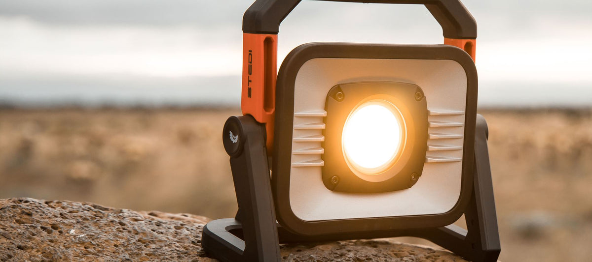STEDI T3000 LED Arbeits – & Camping Lampe