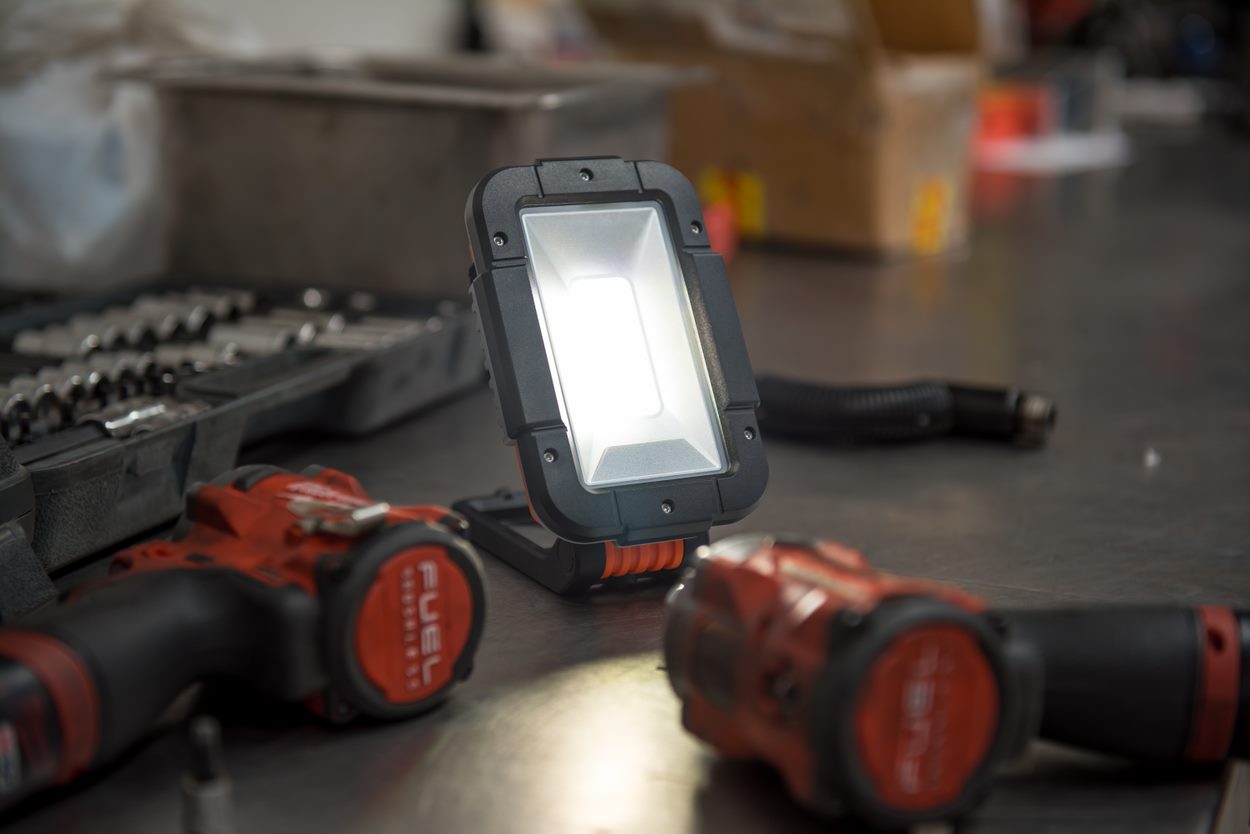 STEDI T1500 LED Arbeits – & Camping Lampe