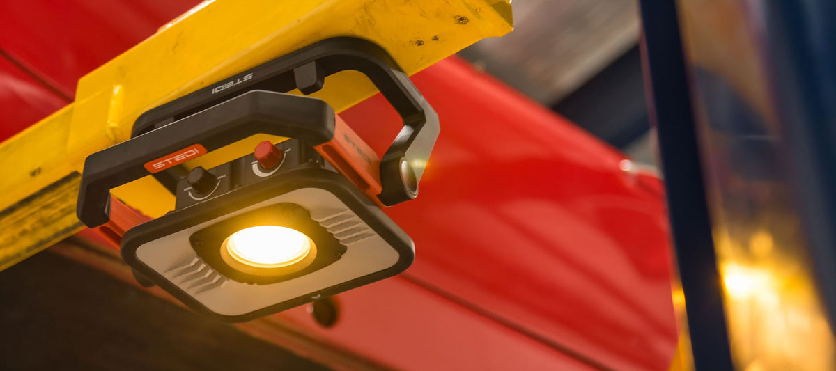 STEDI T3000 LED Arbeits – & Camping Lampe