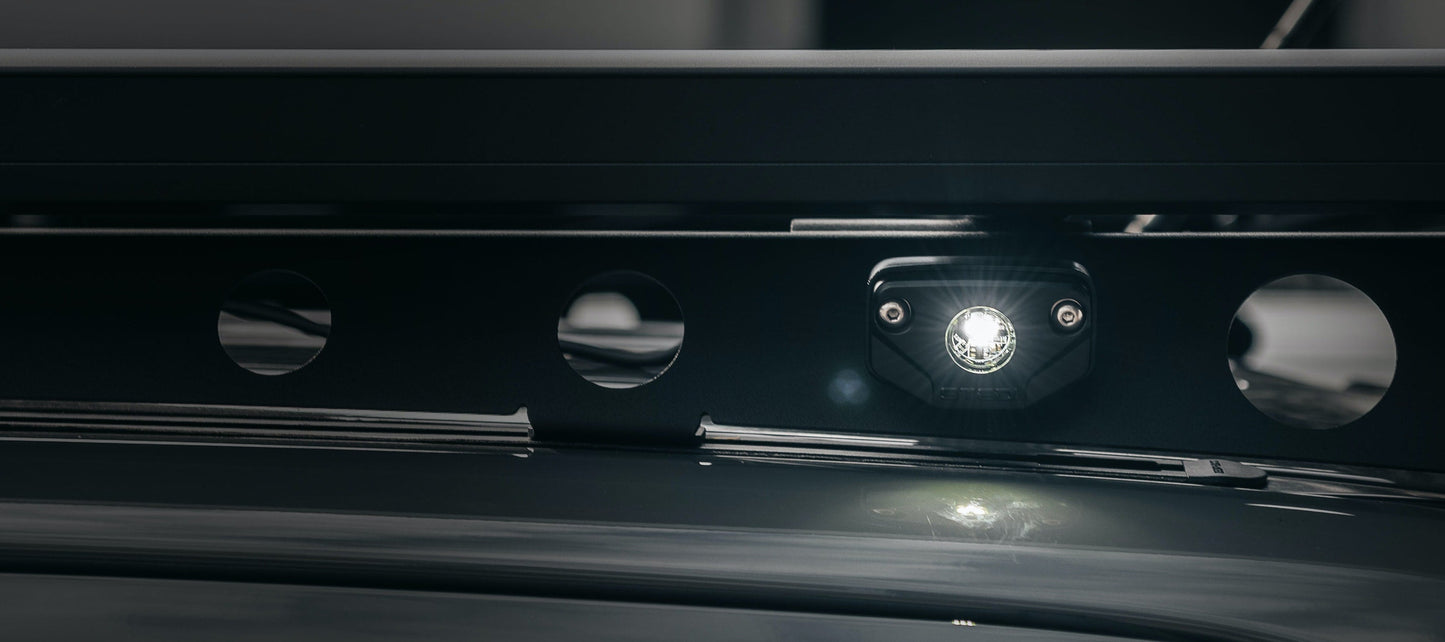 STEDI Easy Fit Surface LED Rock Lights – Halterung für Rhino Rack Backbone (2 Stk.)